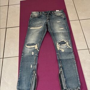 MNML Distressed Blue Jeans